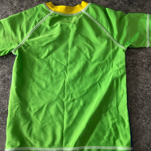 Boys mixed brand shorts shirt bathing suit bundle size 4T - Picture 9 of 12